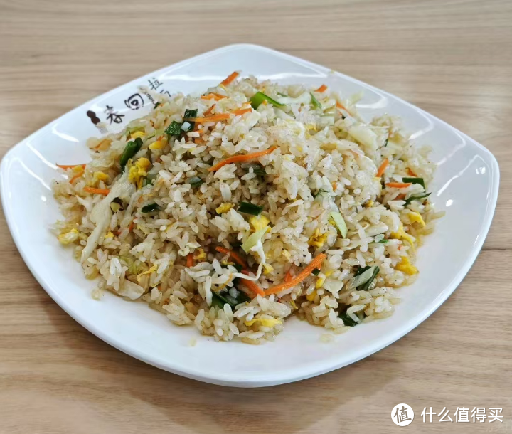 蛋炒饭是先炒蛋还是先炒饭？何必分先后，一起炒就OK啦，黄金蛋炒饭，你值得拥有~