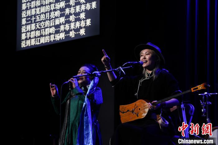 中国民族音乐团体安达组合多伦多上演“草原摇滚之夜”