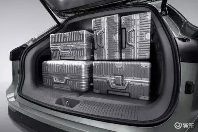 红旗HS6：中大型SUV新标杆，家用车的奢华体验