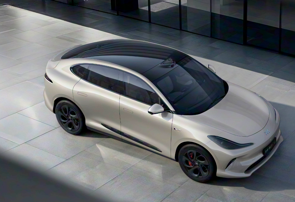 20万级纯电SUV对决:广汽昊铂HT比智己LS6超值在哪