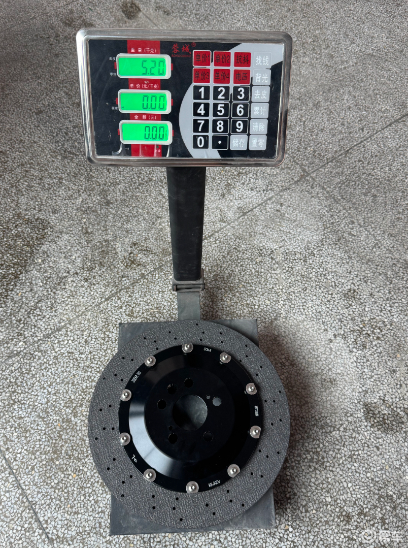 极氪001升级Guard Racing碳陶刹车套装！