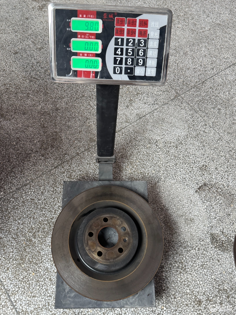 极氪001升级Guard Racing碳陶刹车套装！