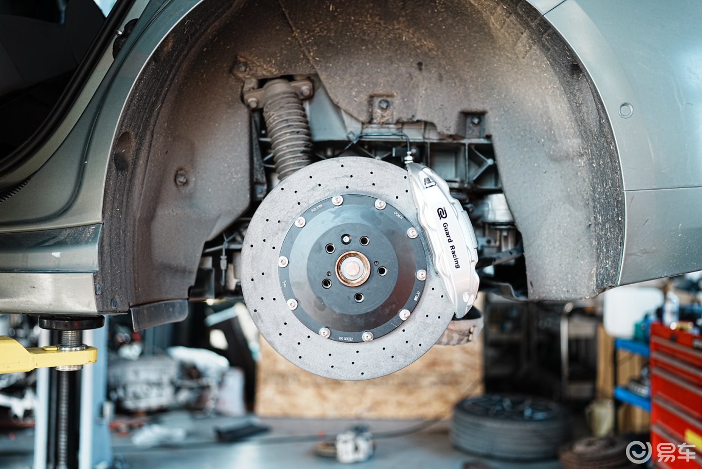 极氪001升级Guard Racing碳陶刹车套装！