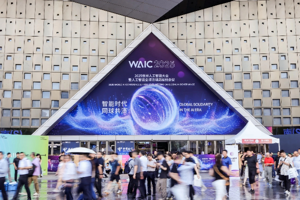 破局万亿功能营养市场！飞鹤爱本AI功能营养品，解决“无效补充”痛点