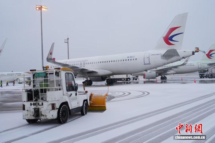 江苏降雪 部分航班受延续或取消,江苏降雪 部分航班受延续或取消