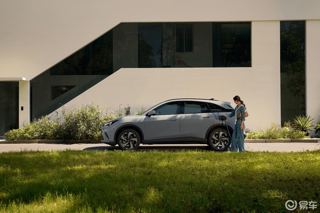 10.98万起售,全新极狐阿尔法T5上市