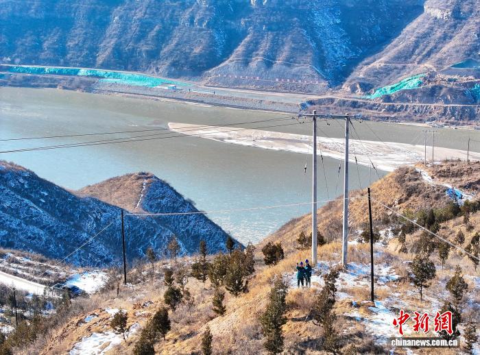 黄河岸边的“双重守护”：一个11人供电所的坚守与担当,黄河岸边的“双重守护”：一个11人供电所的坚守与担当